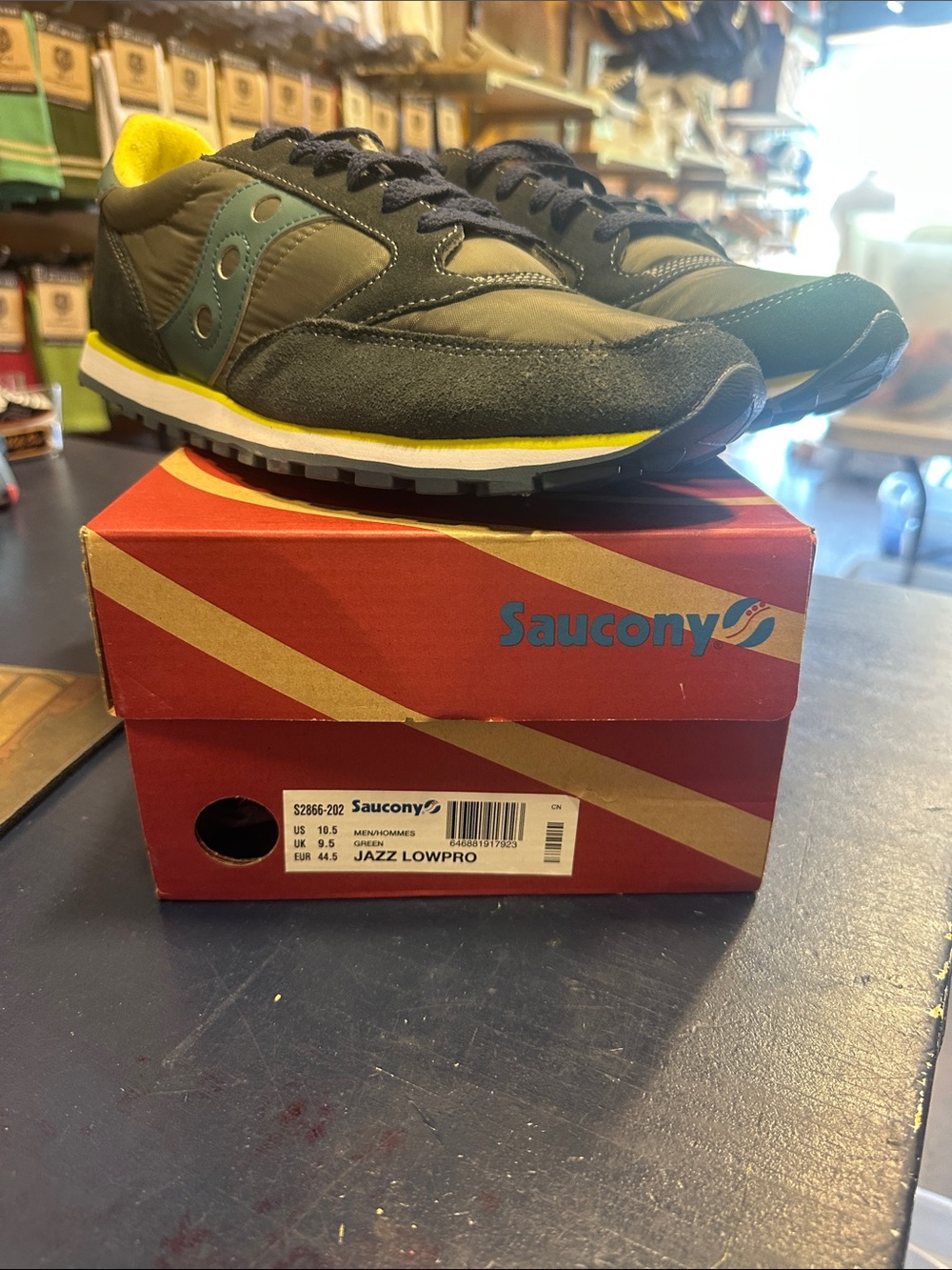 Saucony Men’s Jazz Low Pro Sneakers - Olive, Black & Yellow